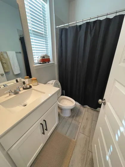 A bathroom cleaned by Kempt