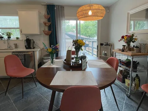 A styled dining nook after a Kempt Airbnb turnover clean